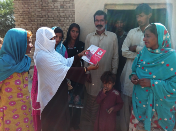 BSDU community workers going door to door in Pakistan